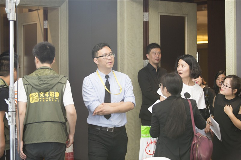 在拍摄企业宣传片过程中广角与长焦镜头的运用